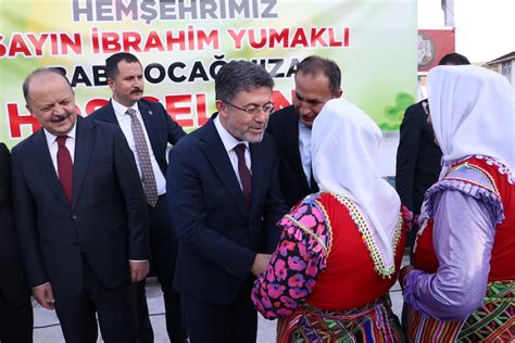 B­a­k­a­n­ ­Y­u­m­a­k­l­ı­,­ ­K­a­s­t­a­m­o­n­u­’­n­u­n­ ­P­ı­n­a­r­b­a­ş­ı­ ­i­l­ç­e­s­i­n­d­e­ ­b­a­y­r­a­m­l­a­ş­m­a­ ­t­ö­r­e­n­i­n­e­ ­k­a­t­ı­l­d­ı­:­